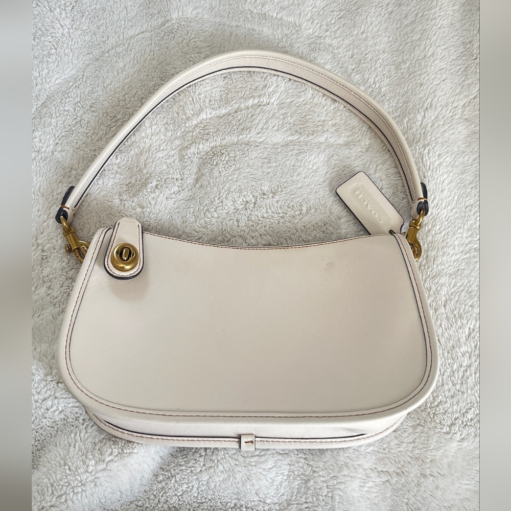 AUTHENTIC COACH SWINGER BAG